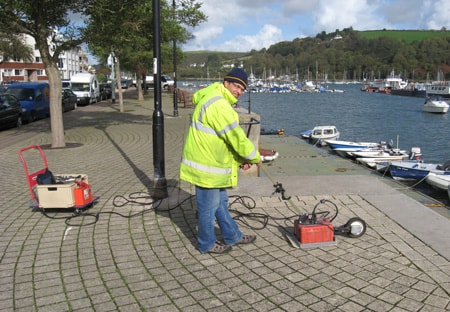 Void detection in sea defences by GPR